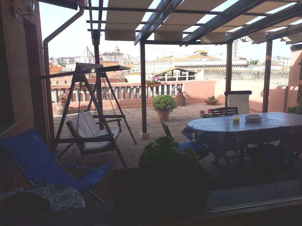 Attico In Centro Con Vista Della Torre - Cozy Penthouse Facing To The Tower Oristano Exterior foto